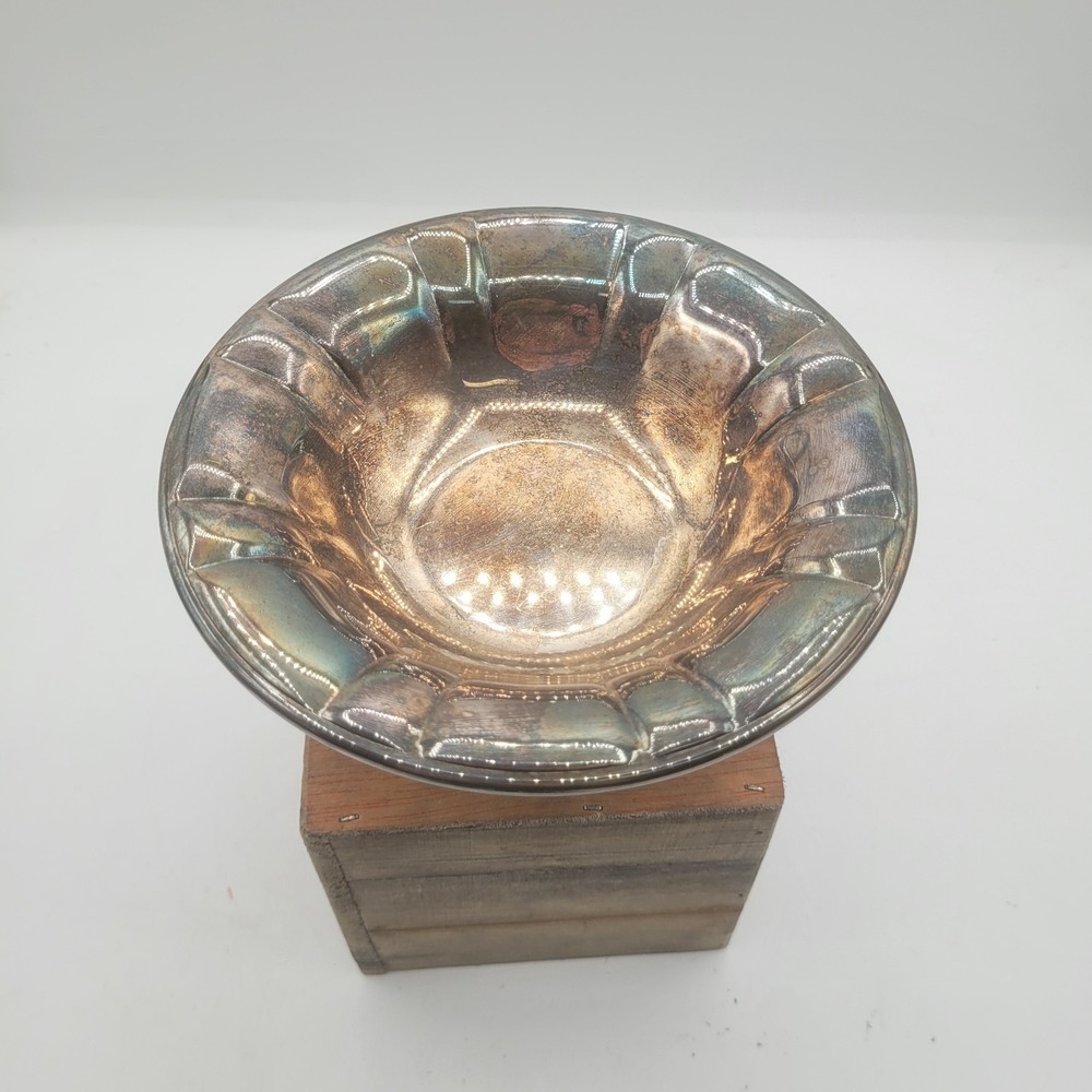 Vintage Oneida‎ Silversmiths Pedestal Candy Dish Silverplate silver plate